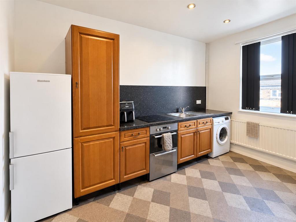 House in Nottingham - View 5