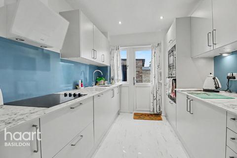 3 bedroom terraced house for sale, Great Knightleys, Basildon