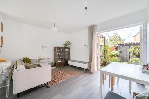 3 bedroom terraced house to rent, Union Street, Winchester, Hampshire, SO23