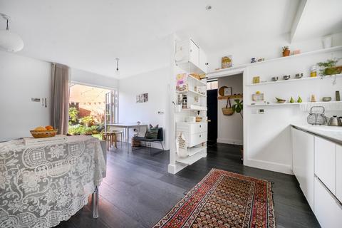 3 bedroom terraced house to rent, Union Street, Winchester, Hampshire, SO23