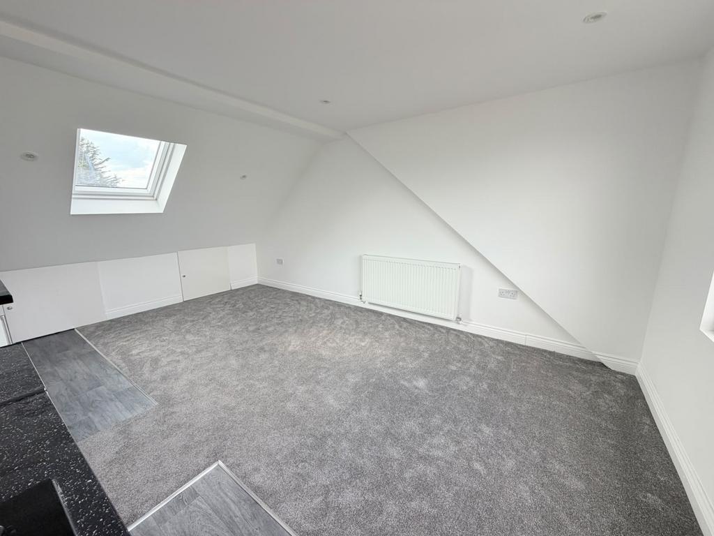 Apartment in Northolt - View 2