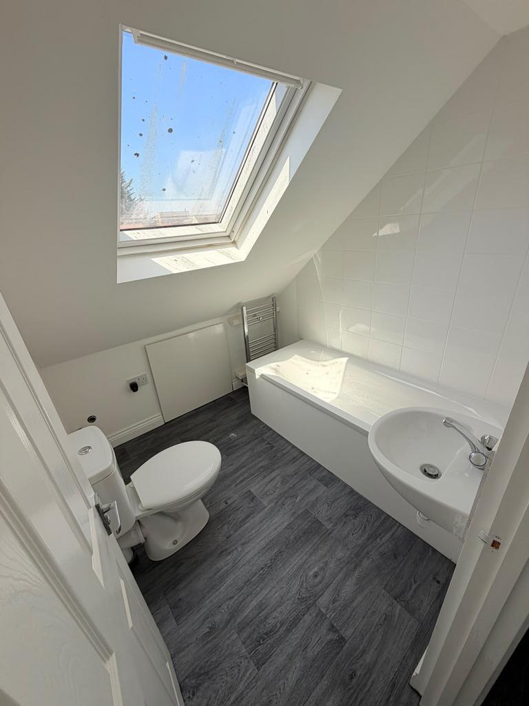 Apartment in Northolt - More