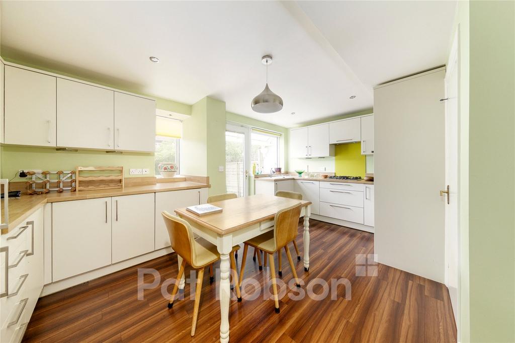 House in Newcastle Upon Tyne - View 3