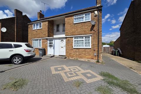 2 bedroom semi-detached house to rent, Dallow Road, LUTON, LU1