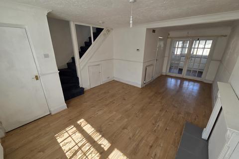 2 bedroom semi-detached house to rent, Dallow Road, LUTON, LU1