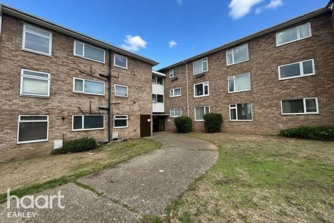 undefined, Burghfield Road, READING