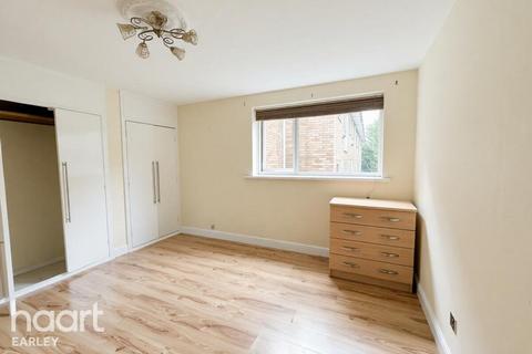 undefined, Burghfield Road, READING