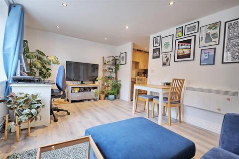 1 bedroom apartment for sale, Station Road, Ware SG12