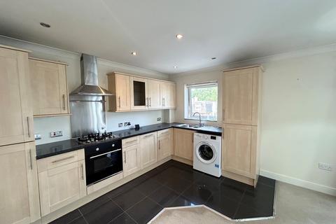2 bedroom flat to rent, Surrey Road, Bournemouth, BH4