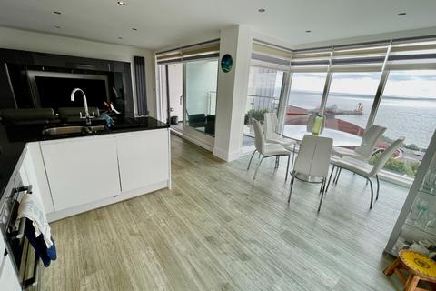 2 bedroom flat to rent, Beacon Road, Bournemouth, Dorset, BH2