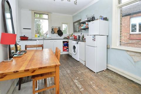 undefined, Argyle Avenue, Hounslow TW3