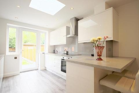 1 bedroom in a house share to rent, Langley Cres, Harlington, Hayes  UB3