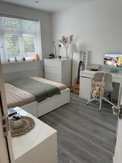 1 bedroom in a house share to rent, Langley Cres, Harlington, Hayes  UB3