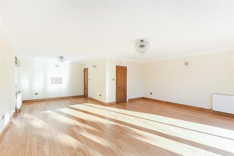 undefined, Broadwalk, London