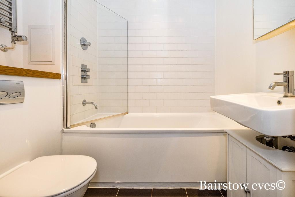Apartment in Barking - View 3