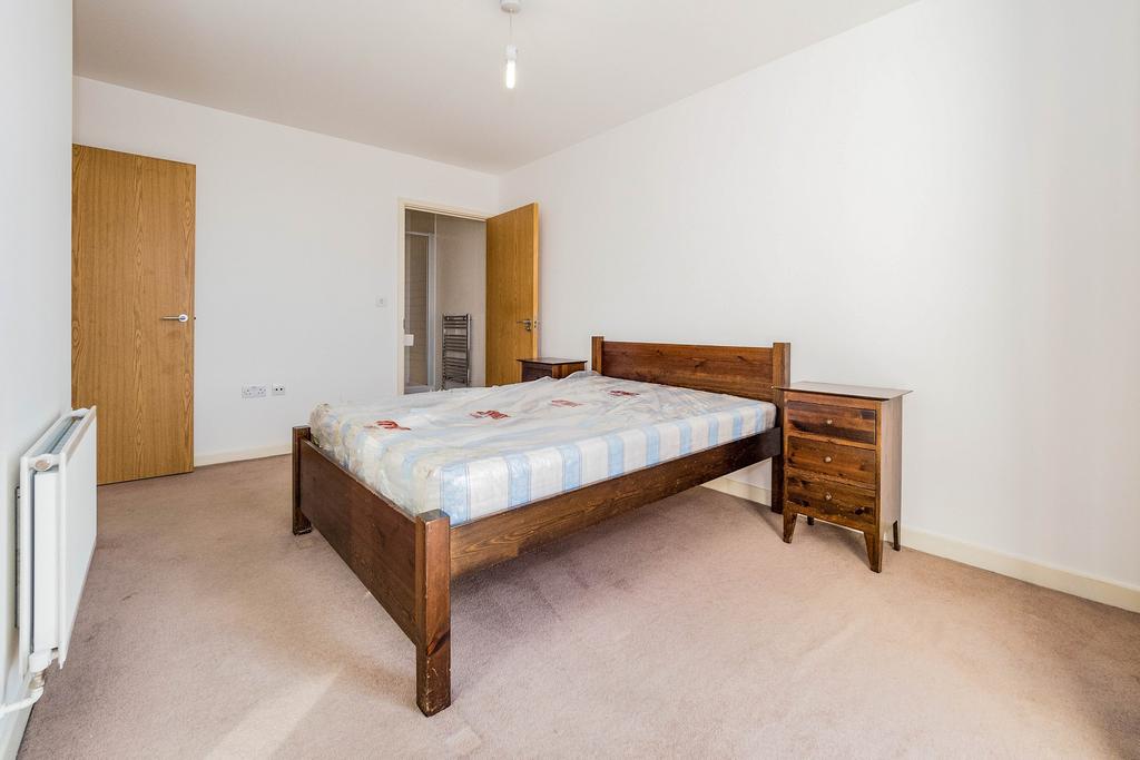 Apartment in Barking - View 4