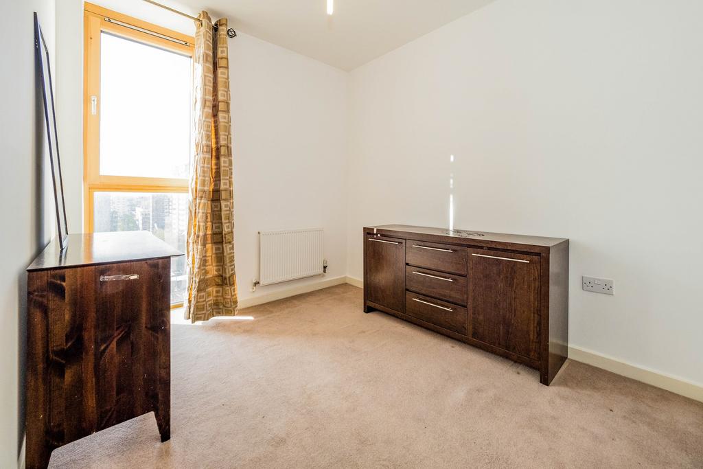 Apartment in Barking - More