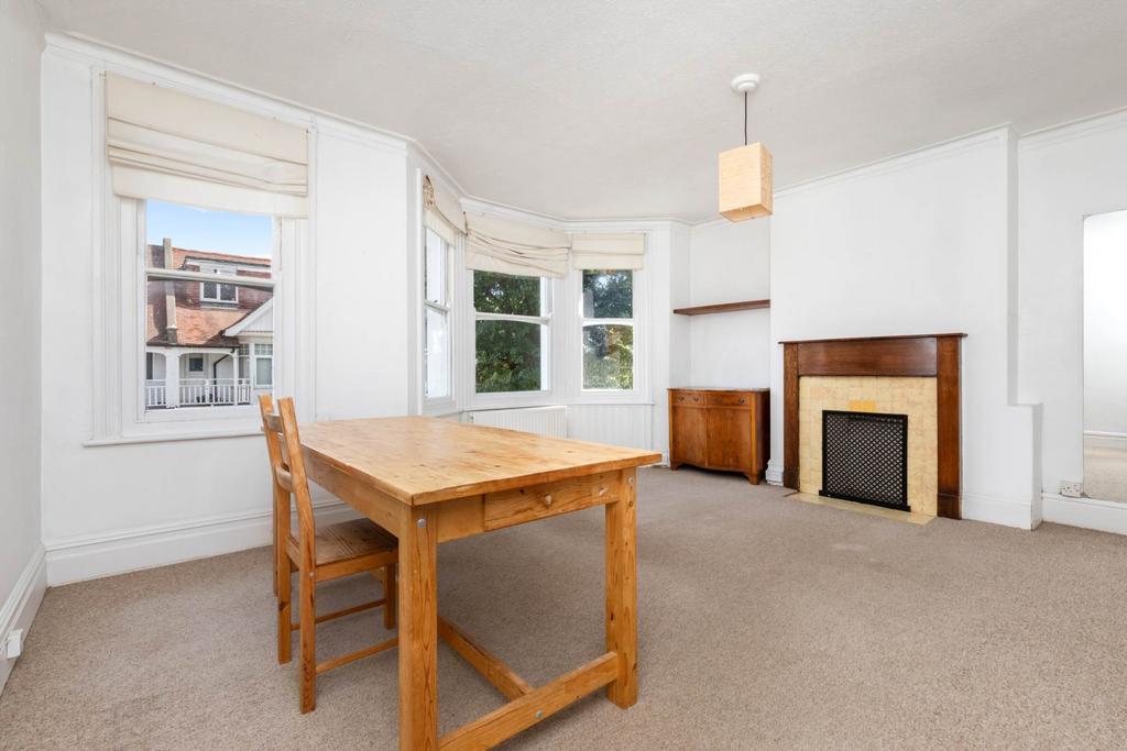 Apartment in Hove - More