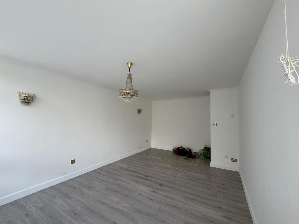 House in London - View 2