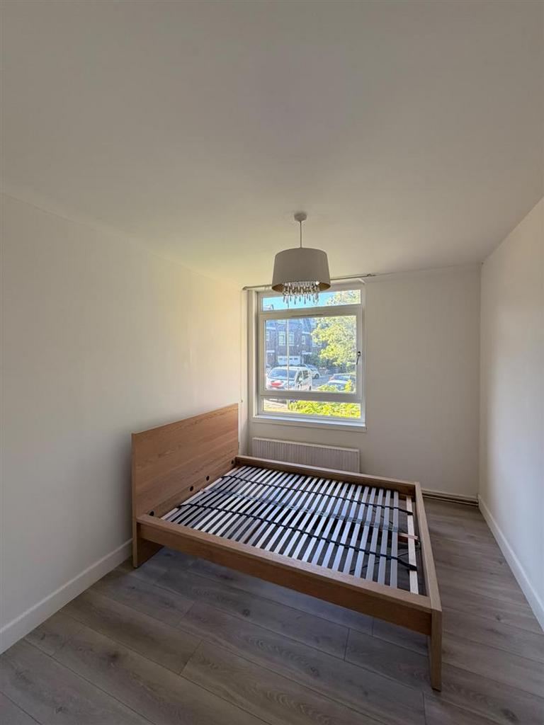 House in London - View 5