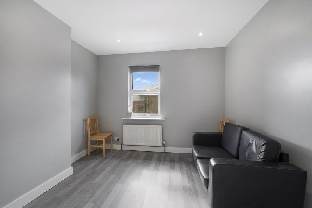 Apartment in London - View 2