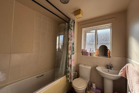 2 bedroom flat to rent, Mallard Close Crofts End, Bristol BS5