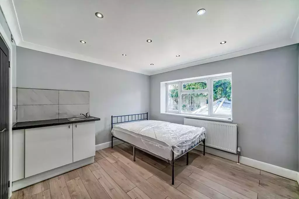 House in Northolt - View 2