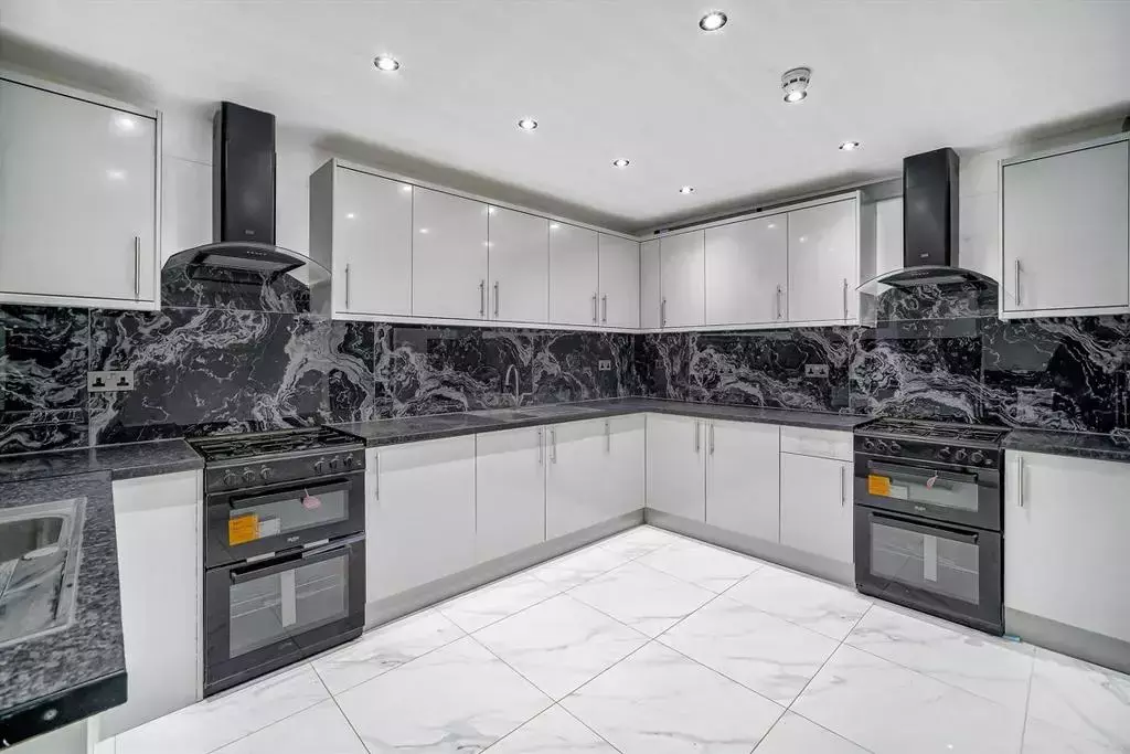 House in Northolt - View 3