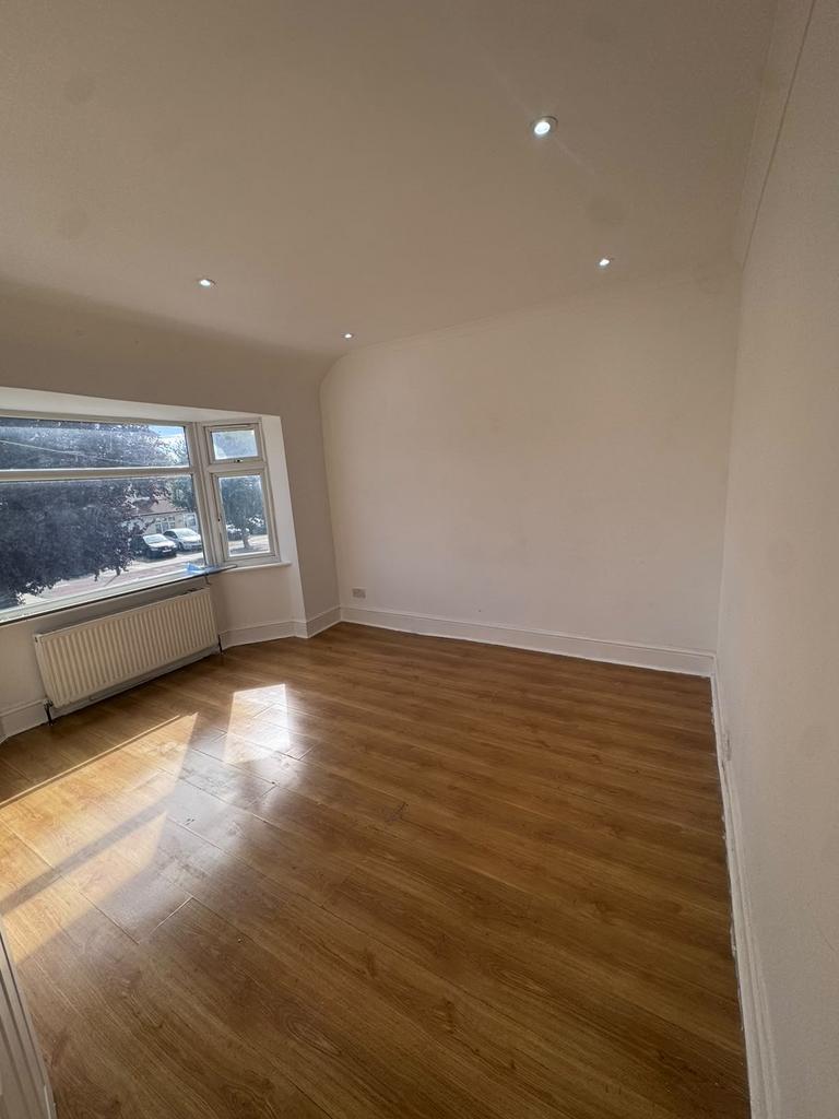 House in Southall - View 3
