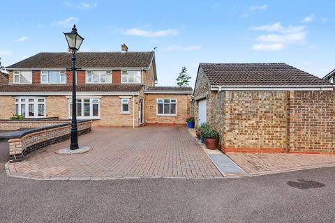 4 bedroom semi-detached house for sale, Saxon Avenue, Stotfold, Hitchin, SG5