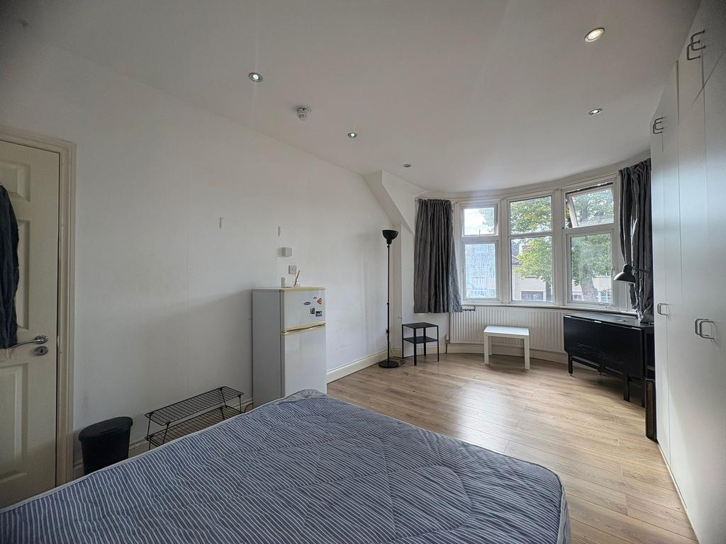 House in London - View 5