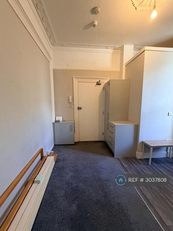 Apartment in Hove - View 2