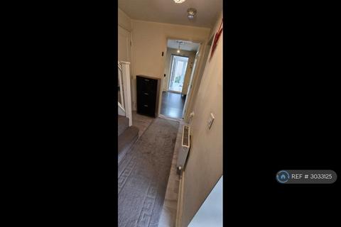 5 bedroom detached house to rent, Mill Race Lane, Laisterdyke, Bradford, BD4