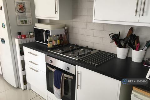 1 bedroom in a house share to rent, Bovill Road, London, SE23