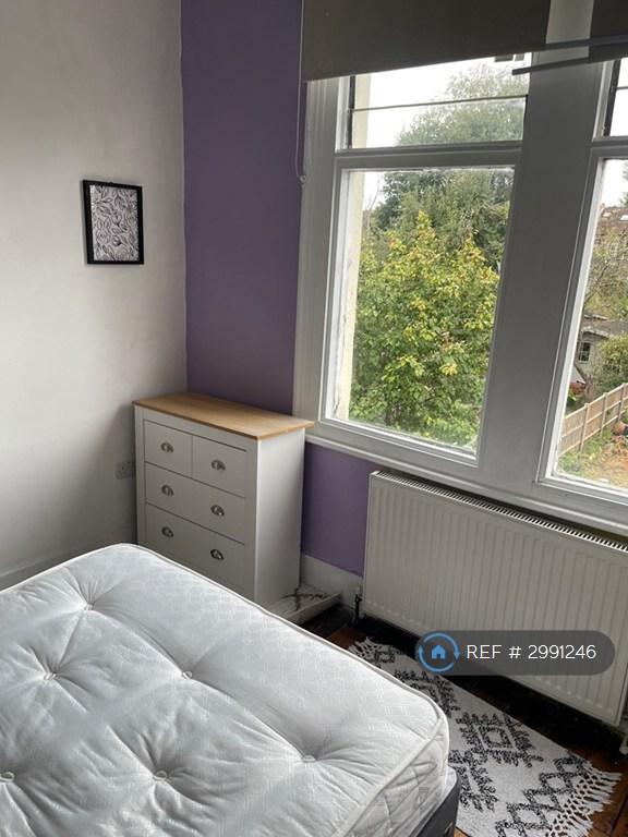 House in London - View 5