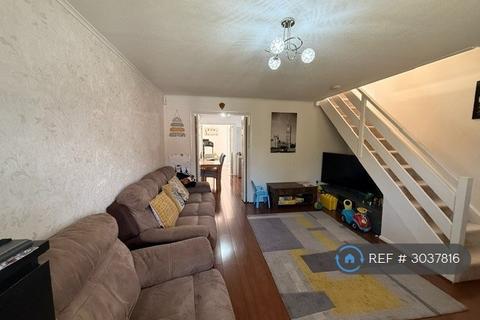 3 bedroom semi-detached house to rent, Briarside Road, Bristol, BS10