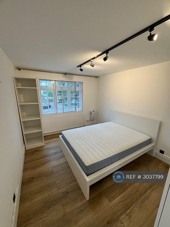 Apartment in Isleworth - View 2