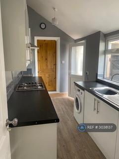 2 bedroom terraced house to rent, St. Pauls Road, Luton, LU1
