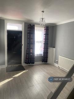 2 bedroom terraced house to rent, St. Pauls Road, Luton, LU1