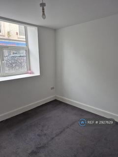 2 bedroom flat to rent, Market Street, Torquay, TQ1