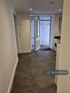 2 bedroom flat to rent, Market Street, Torquay, TQ1