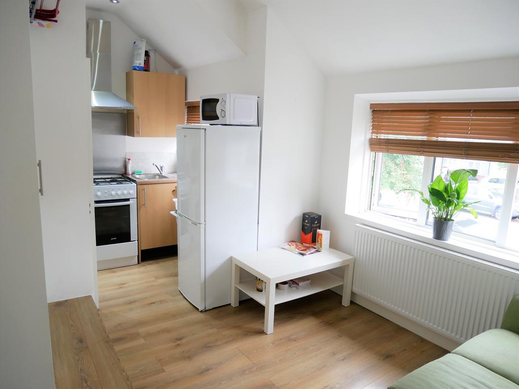 Apartment in London - View 2