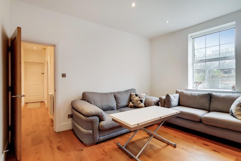 Apartment in London - View 3