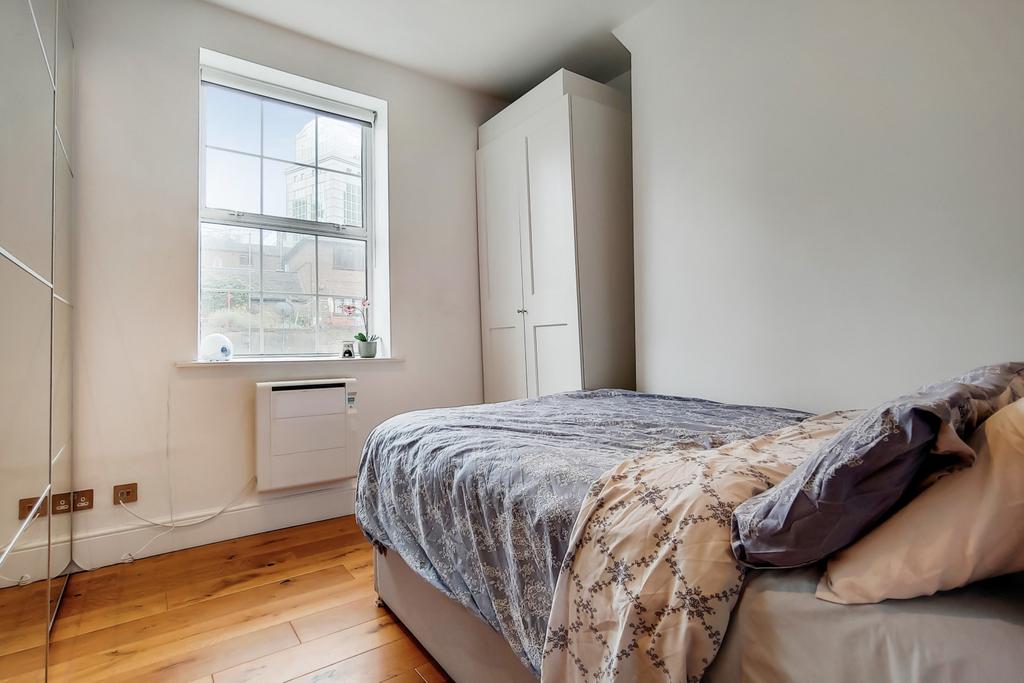 Apartment in London - More