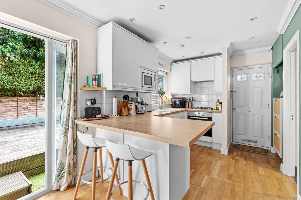 Apartment in Amersham - View 3