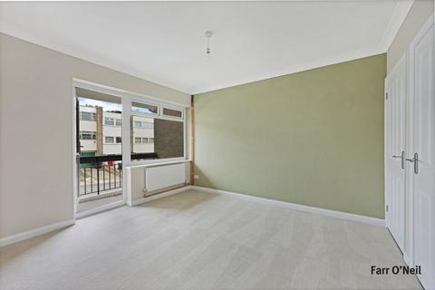 2 bedroom maisonette for sale, The Cedars, Buckhurst Hill, IG9