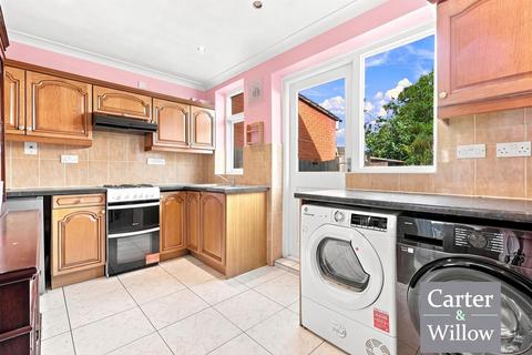 2 bedroom end of terrace house for sale, Green Lane, Essex