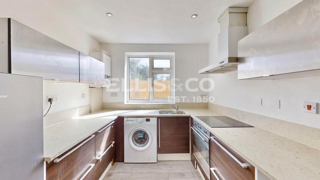 Apartment in Northolt - More