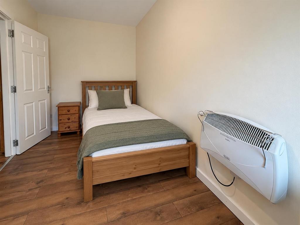 Apartment in Sheffield, South Yorkshire - View 2