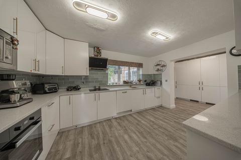 4 bedroom detached house for sale, Beech Hill, Haywards Heath, RH16